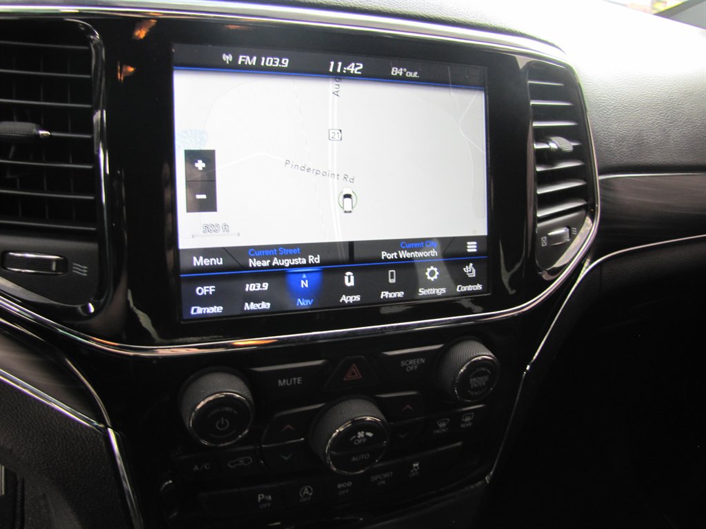 Jeep Grand Cherokee photo 15