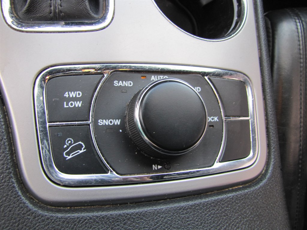 Jeep Grand Cherokee photo 13