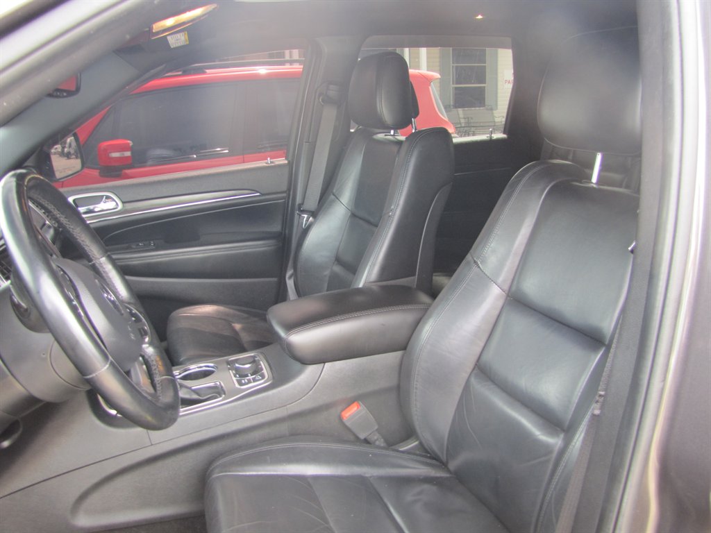 Jeep Grand Cherokee photo 9
