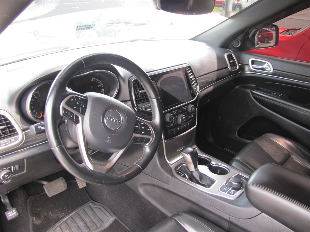 Jeep Grand Cherokee photo 10