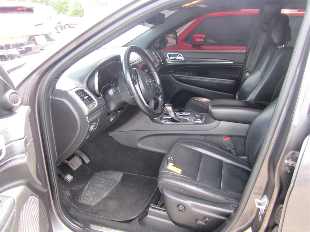 Jeep Grand Cherokee photo 8