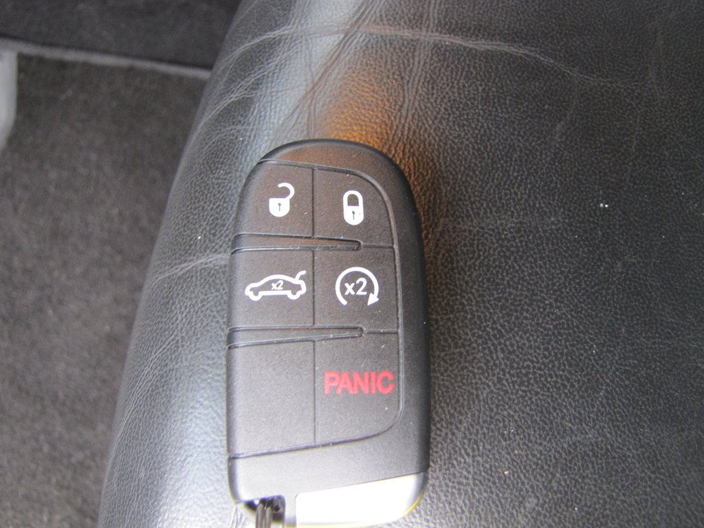 Jeep Grand Cherokee photo 12