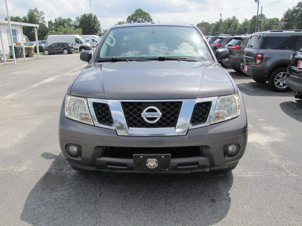 Nissan Frontier photo 2