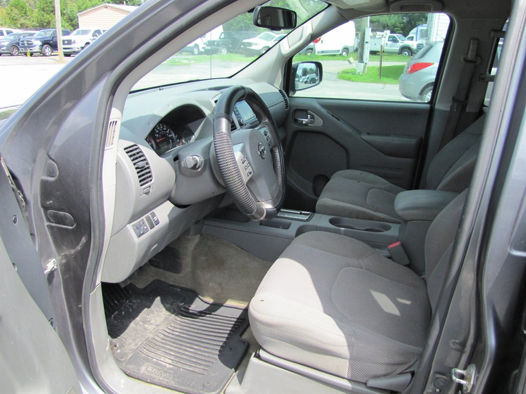 Nissan Frontier photo 9