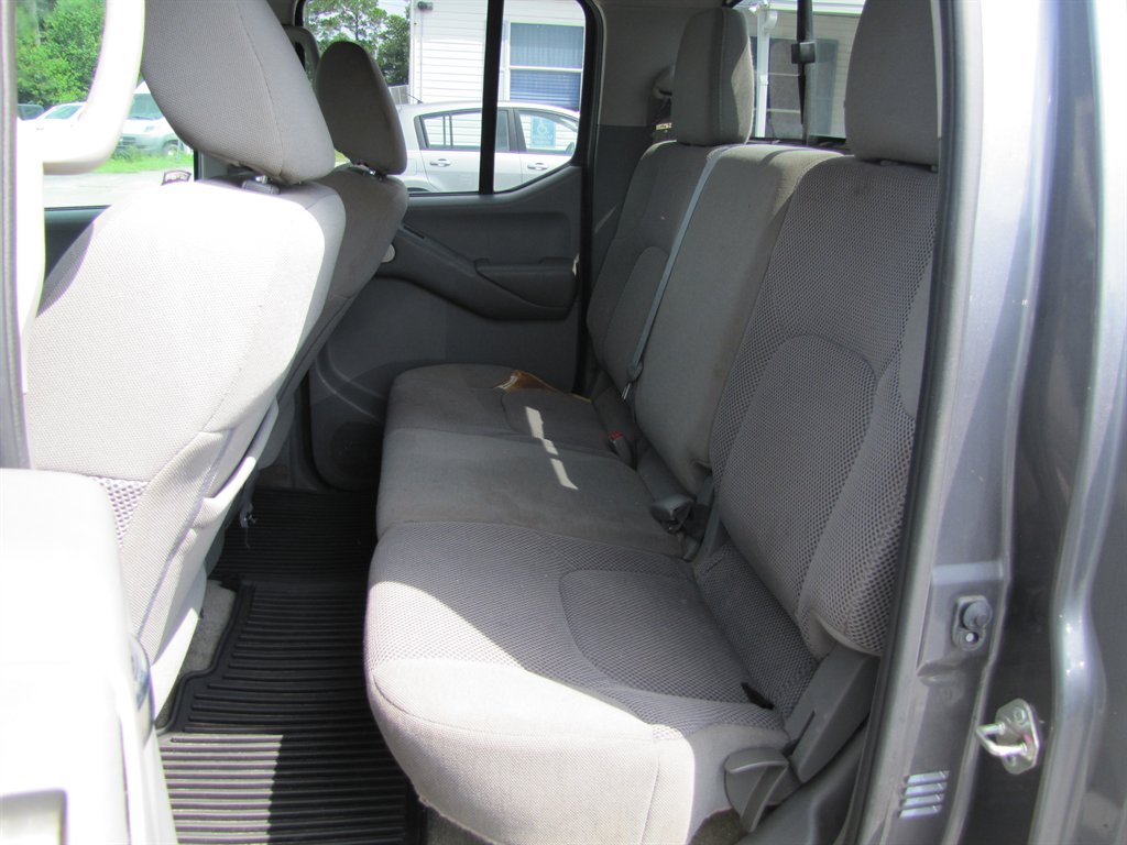 Nissan Frontier photo 8