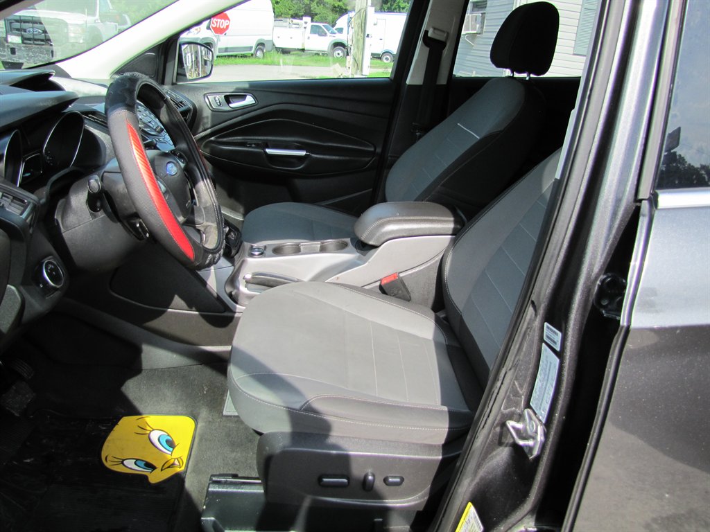 Ford Escape photo 7