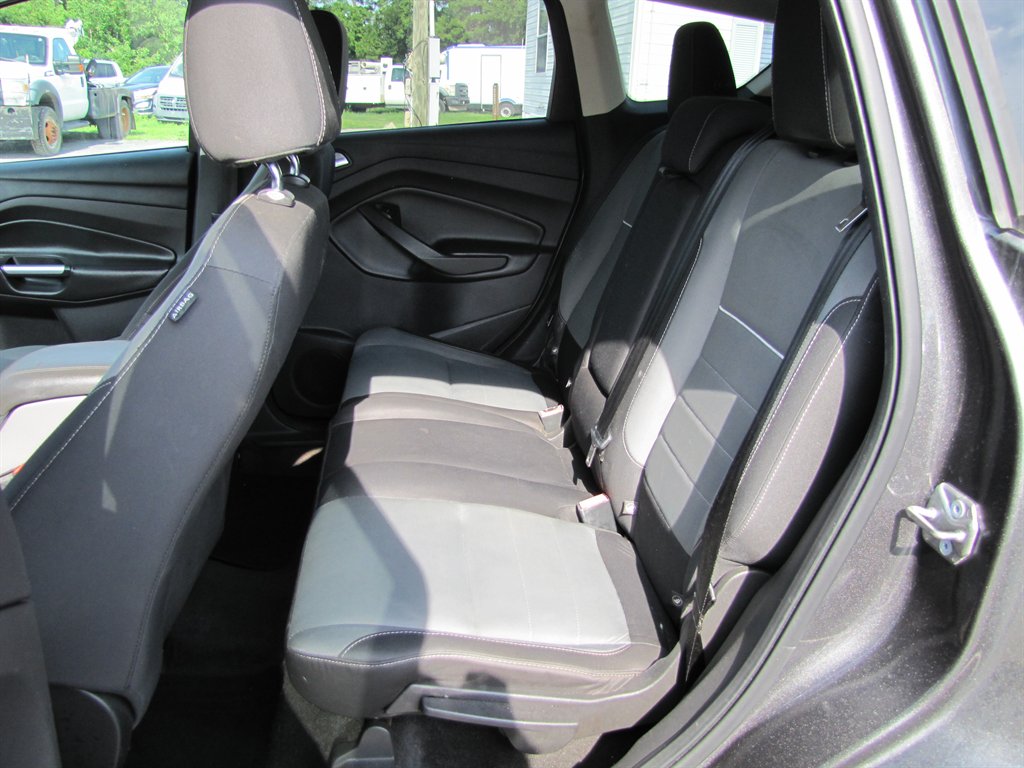 Ford Escape photo 8
