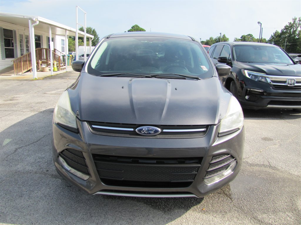 Ford Escape photo 2
