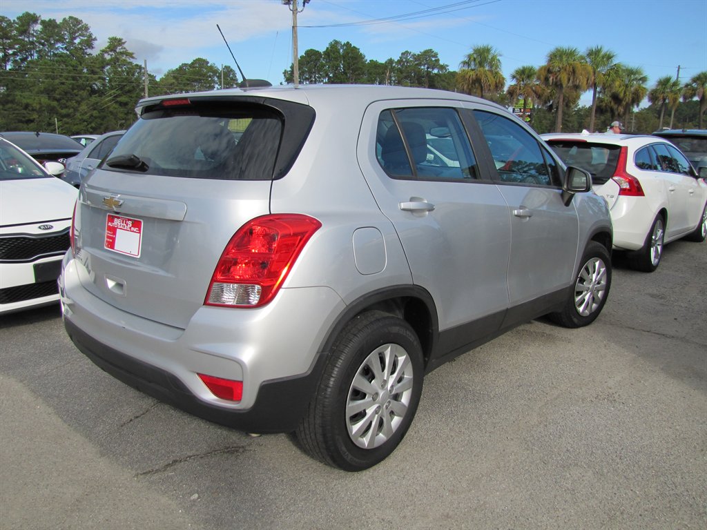 Chevrolet Trax photo 3