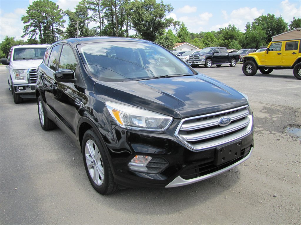 Ford Escape photo 3