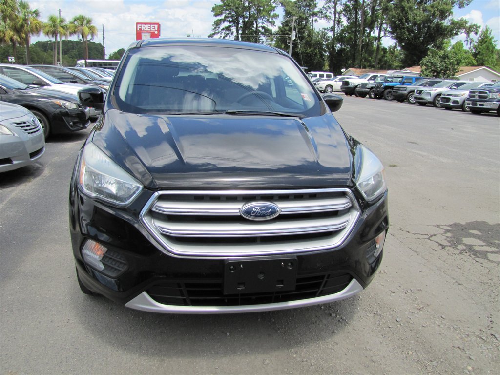 Ford Escape photo 2