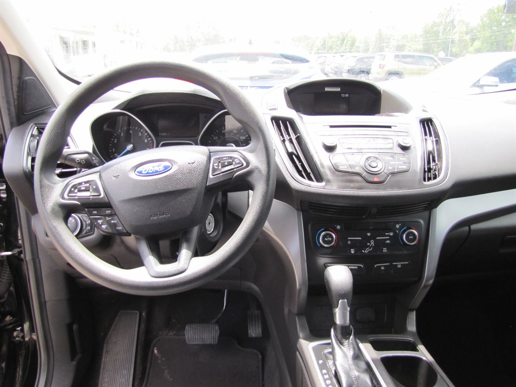 Ford Escape photo 9