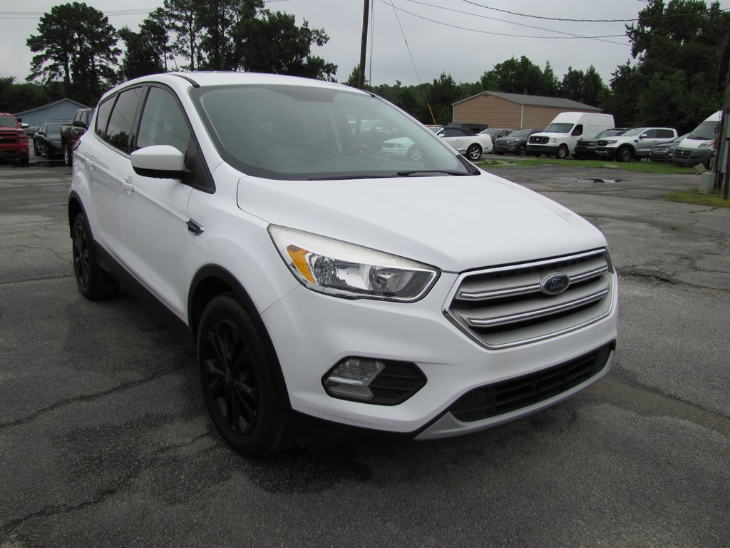 Ford Escape photo 3