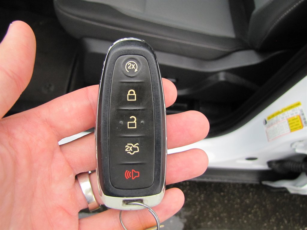 Ford Escape photo 10