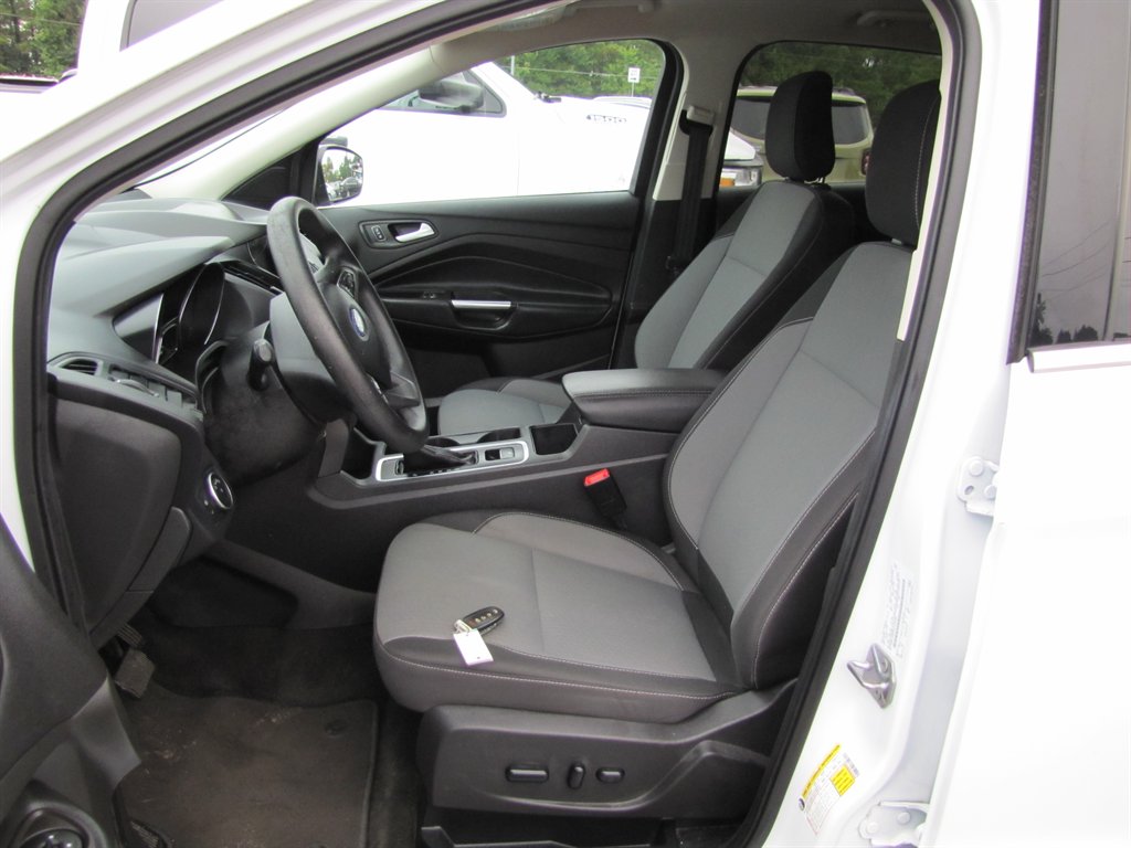 Ford Escape photo 7