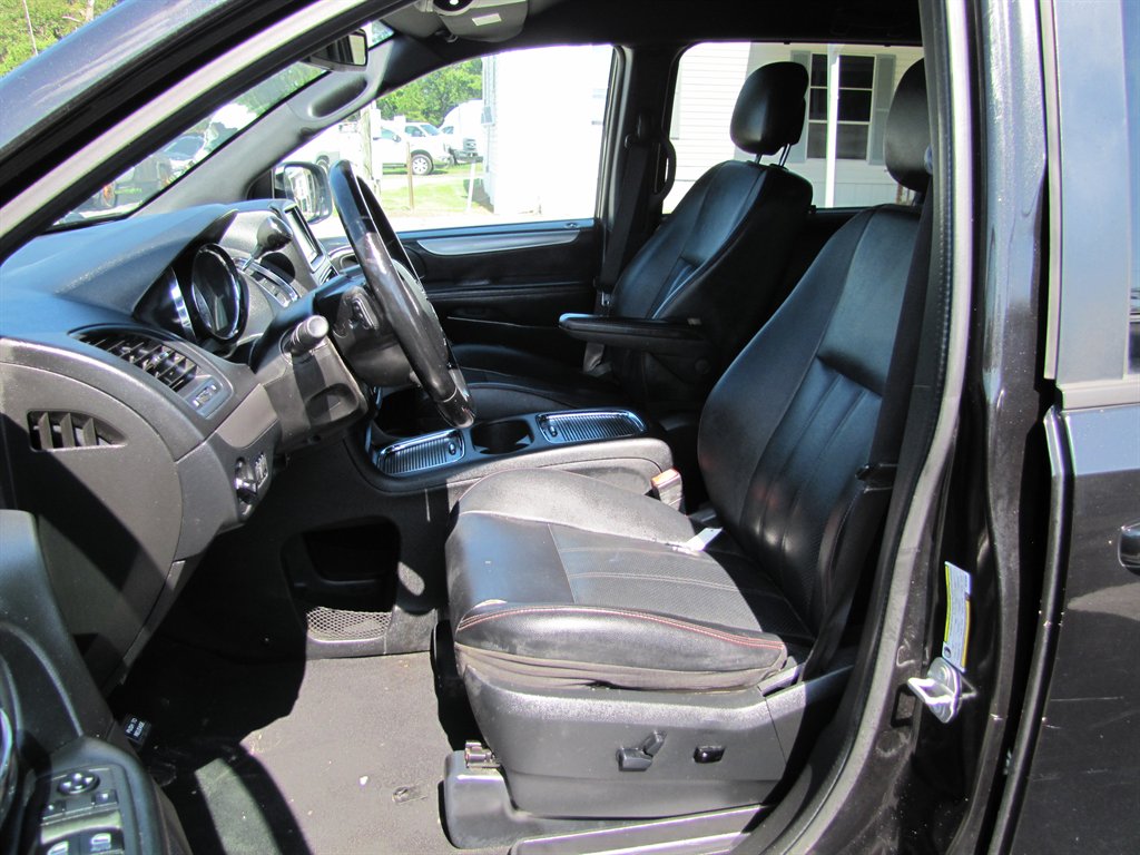 Dodge Grand Caravan photo 7