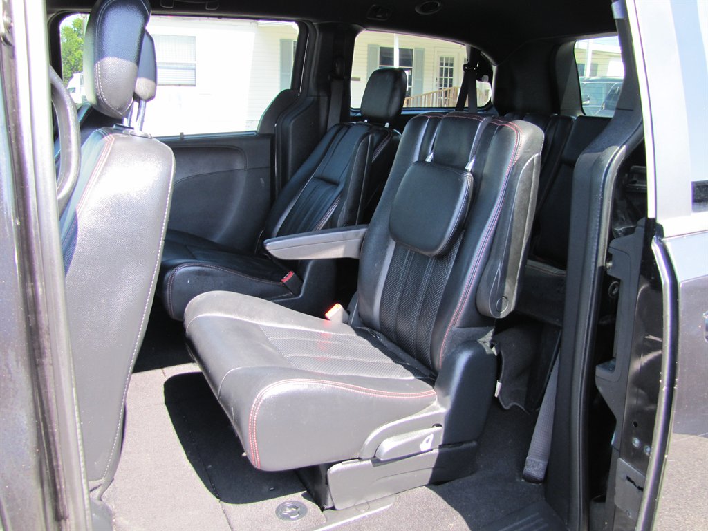 Dodge Grand Caravan photo 8