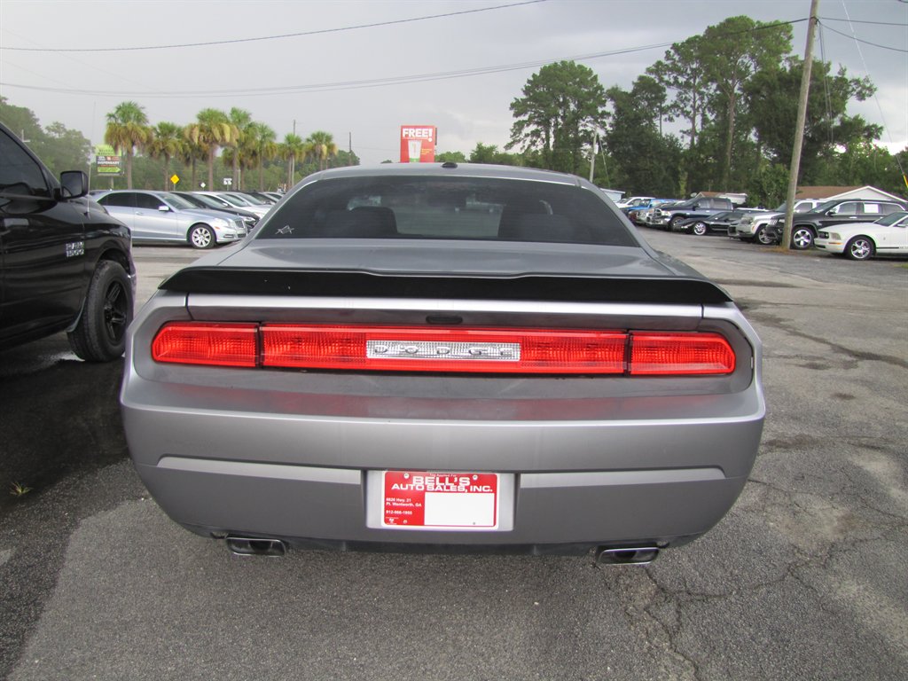 Dodge Challenger photo 5