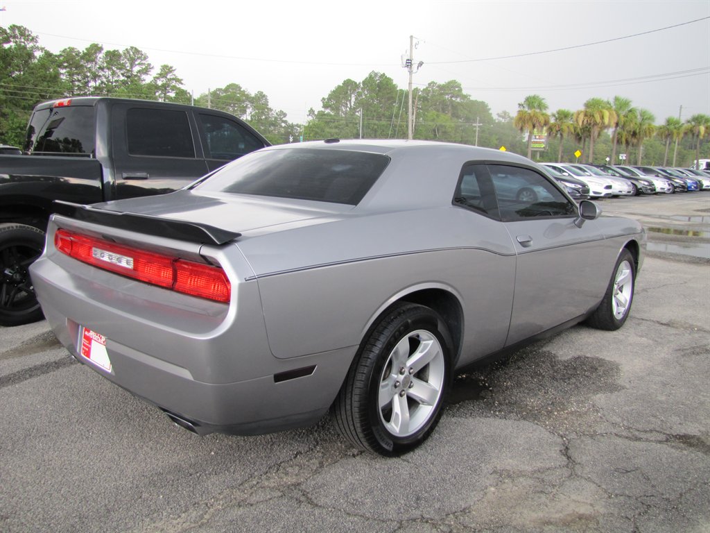 Dodge Challenger photo 4