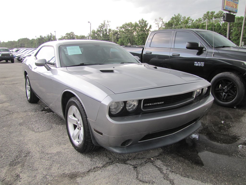 Dodge Challenger photo 3