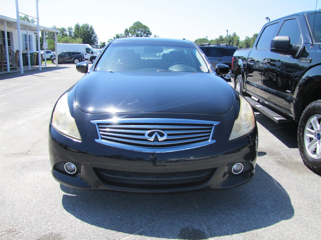 Infiniti G37 photo 2