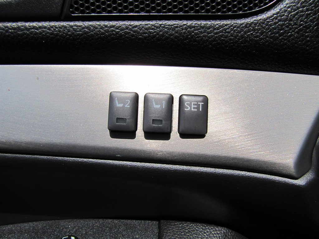 Infiniti G37 photo 10