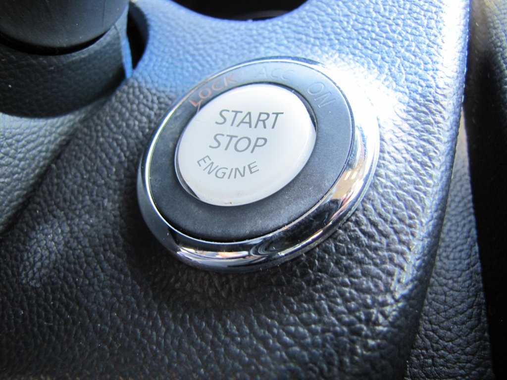 Infiniti G37 photo 12