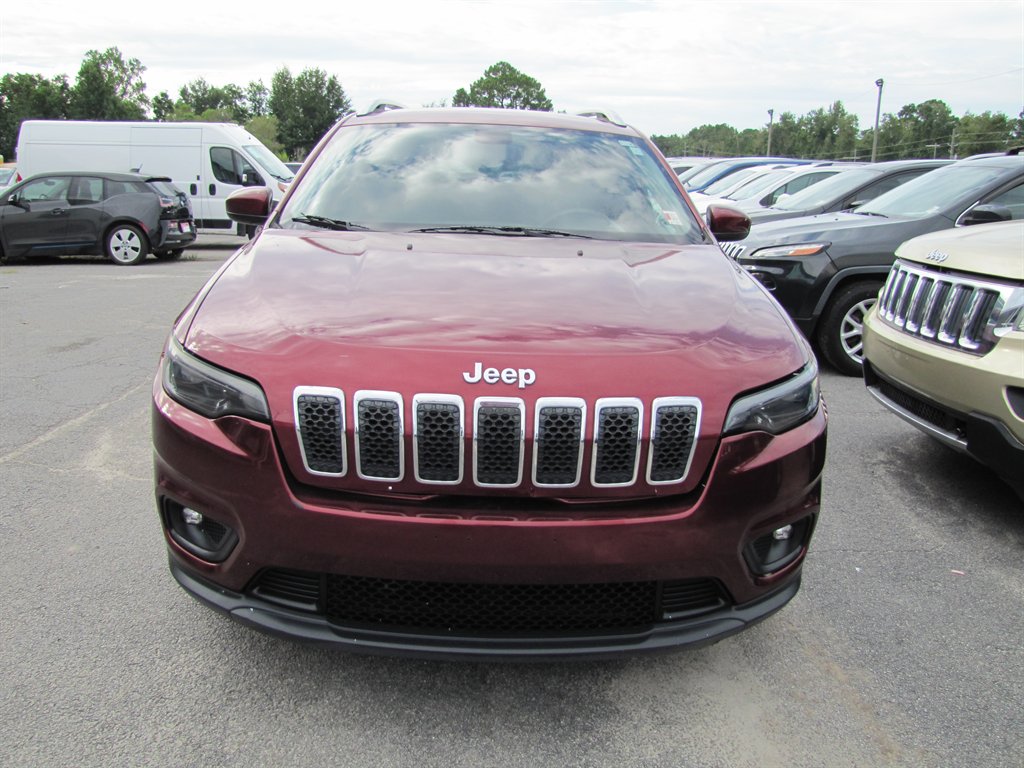 Jeep Cherokee photo 2