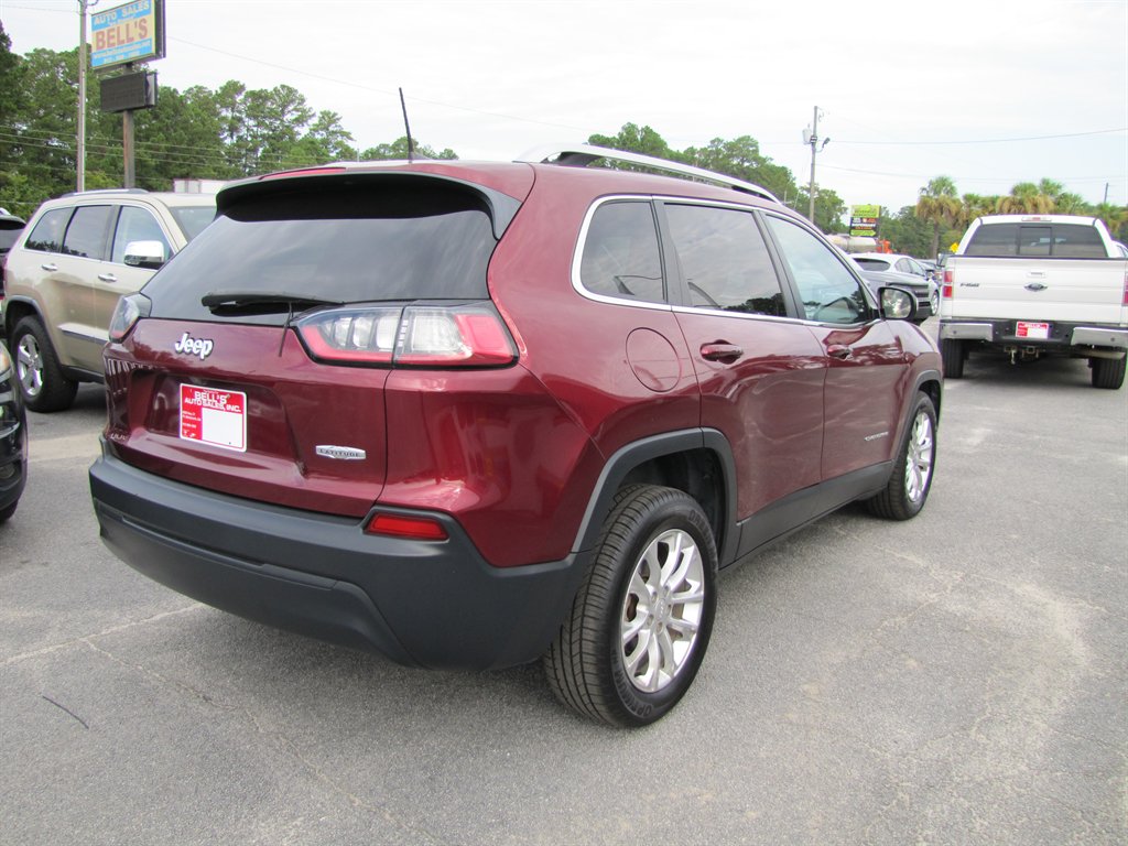 Jeep Cherokee photo 4