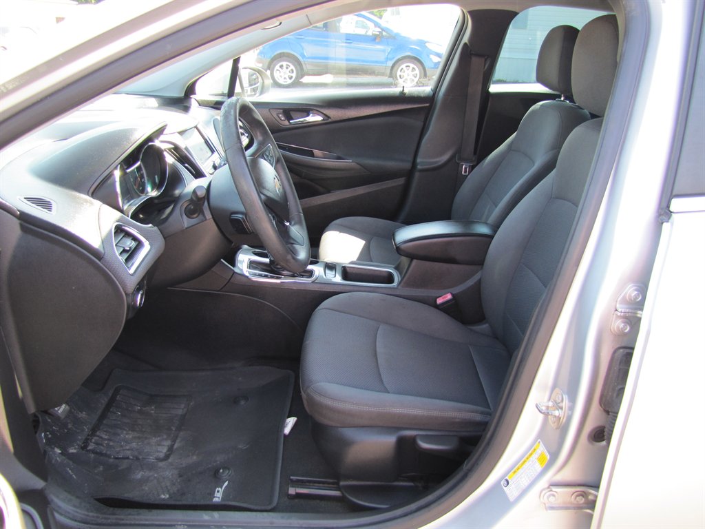 Chevrolet Cruze photo 7