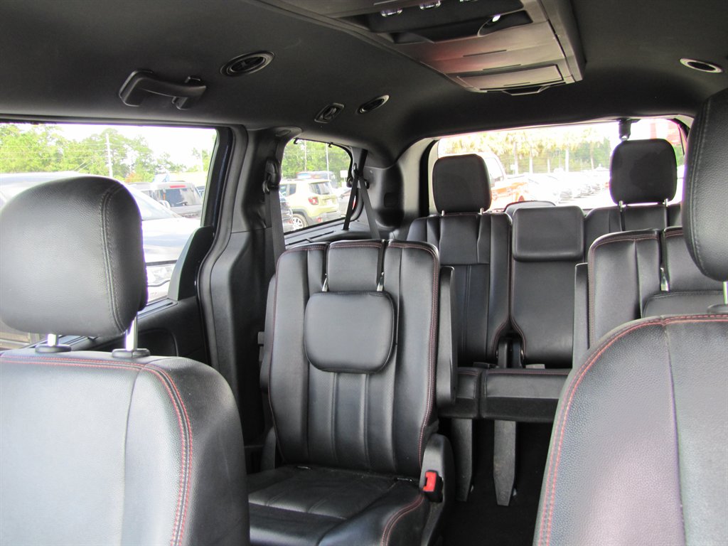 Dodge Grand Caravan photo 12