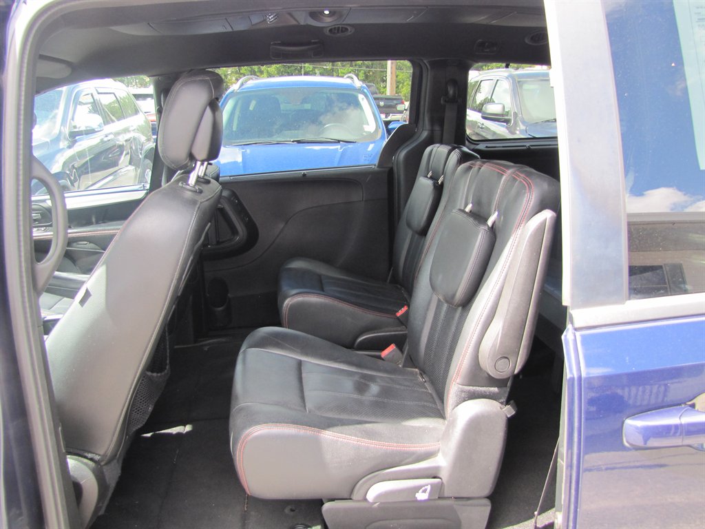 Dodge Grand Caravan photo 9