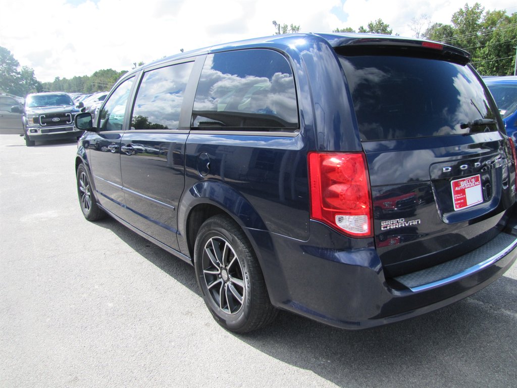 Dodge Grand Caravan photo 6