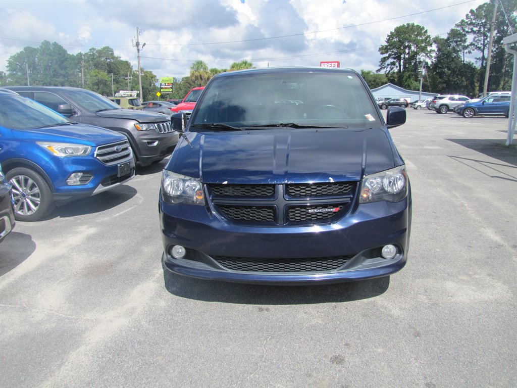 Dodge Grand Caravan photo 2