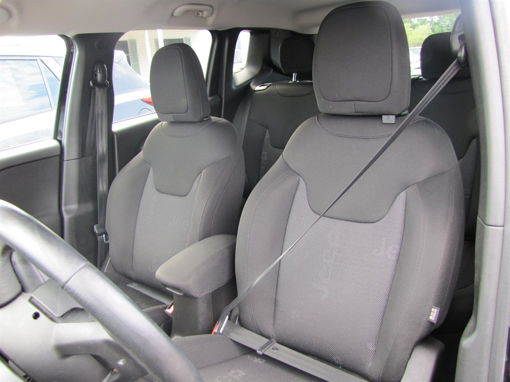 Jeep Renegade photo 7