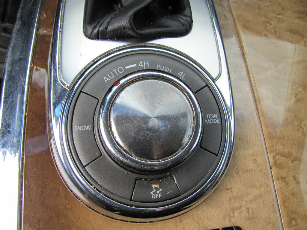 Infiniti QX80 photo 16