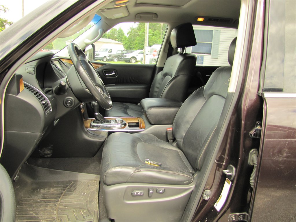 Infiniti QX80 photo 7