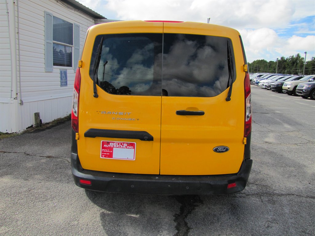Ford Transit Connect photo 5