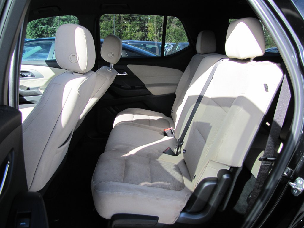 Chevrolet Traverse photo 8