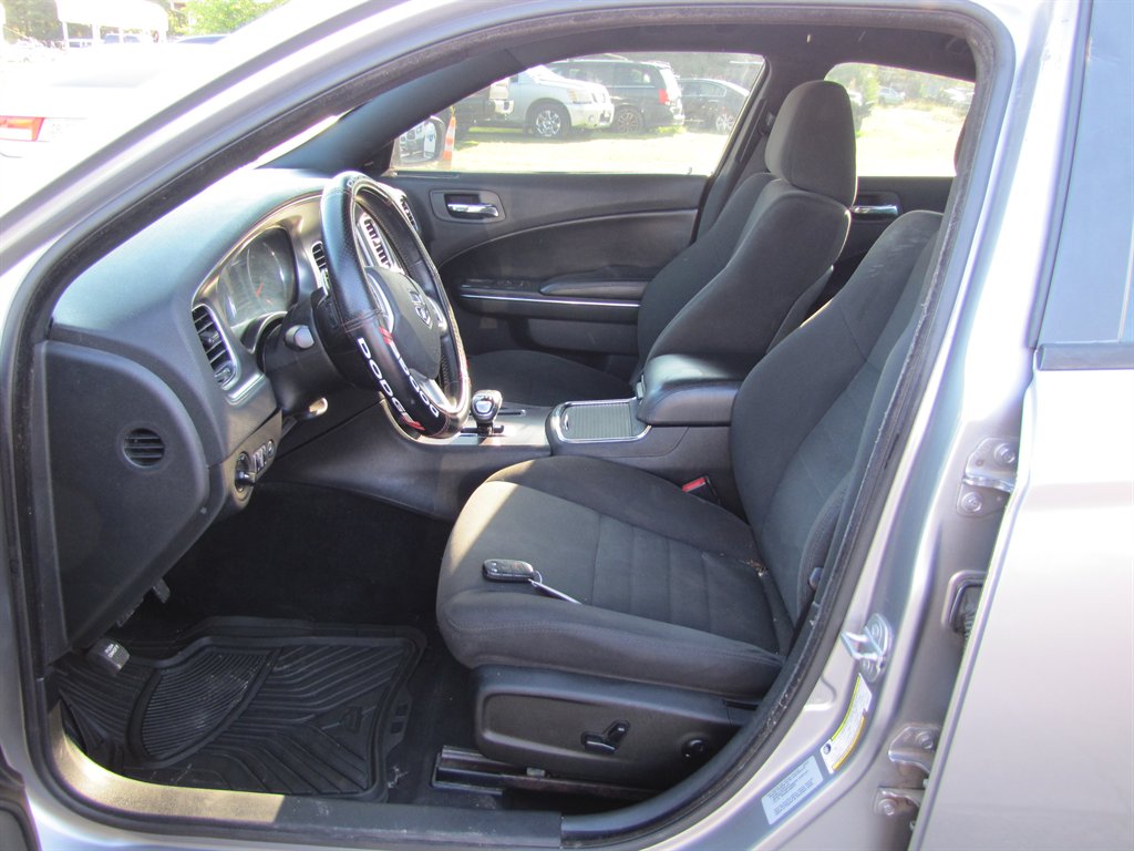 Dodge Charger photo 7