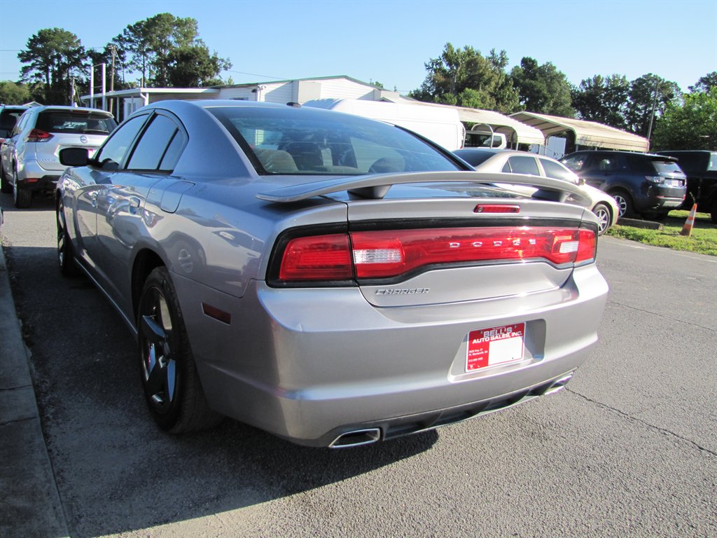 Dodge Charger photo 6