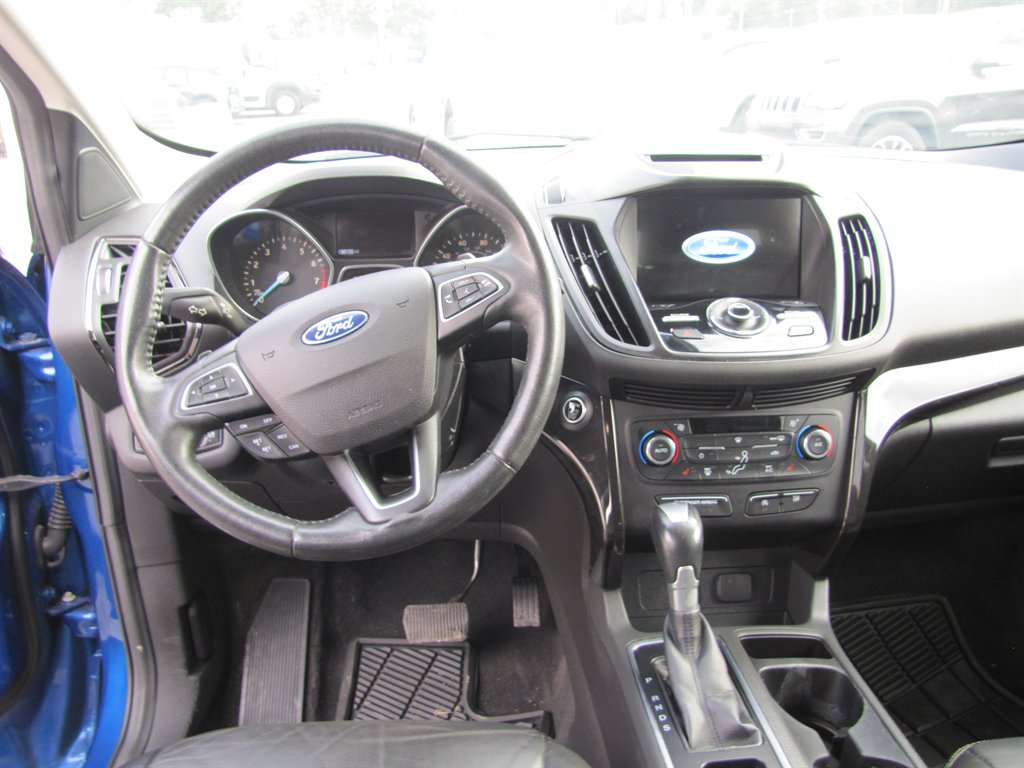 Ford Escape photo 9