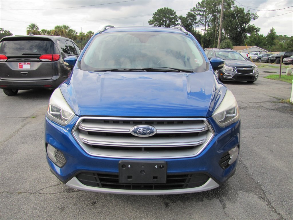 Ford Escape photo 2