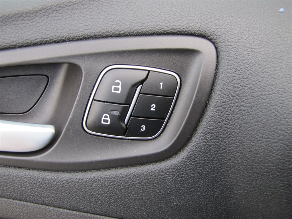 Ford Escape photo 10