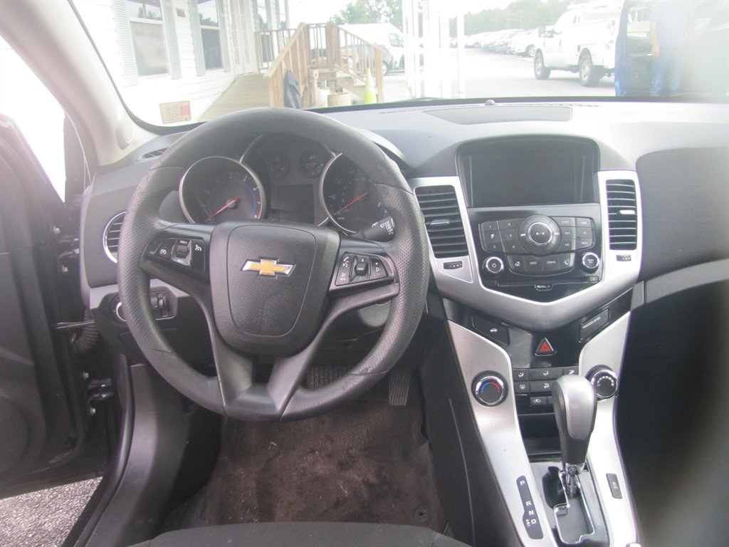Chevrolet Cruze Limited photo 9