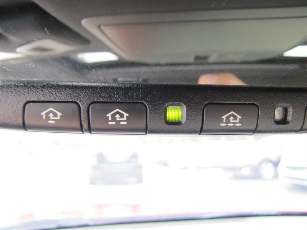 Infiniti Q60 photo 14