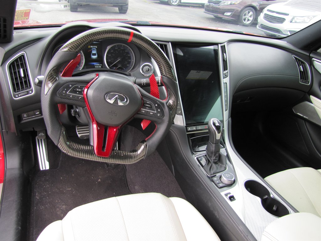 Infiniti Q60 photo 9