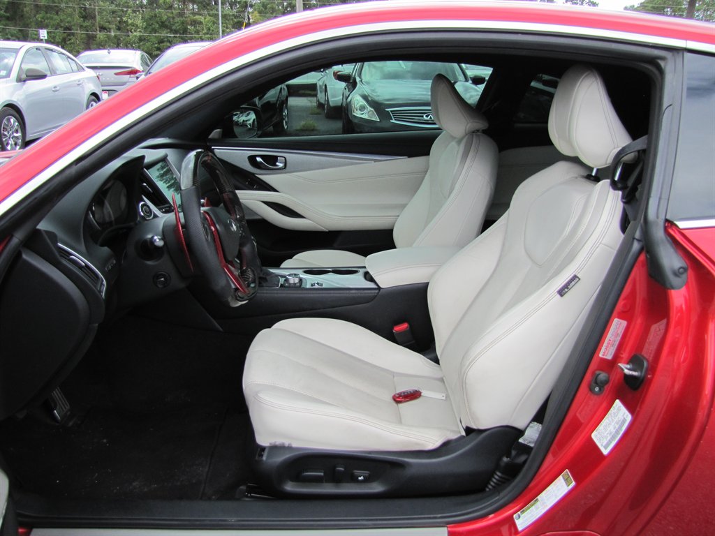 Infiniti Q60 photo 7