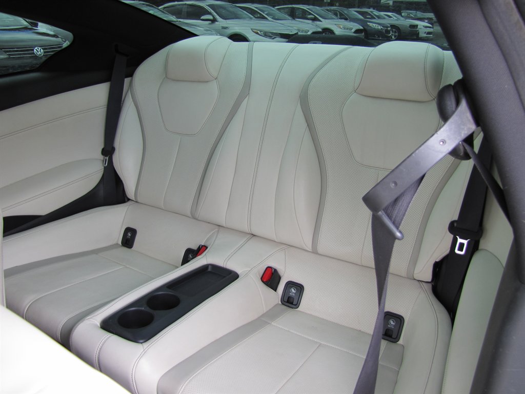 Infiniti Q60 photo 8