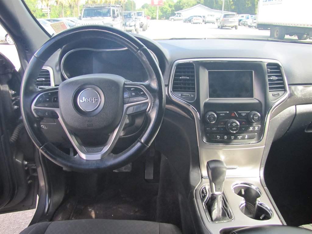 Jeep Grand Cherokee photo 9